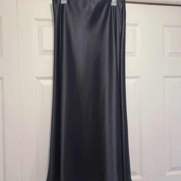 Black Satin High Waisted Maxi Skirt - Picture 5 of 5